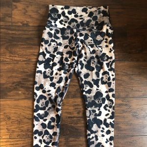 Evolution and Creation Womens Leopard Leggings